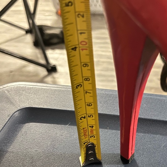 Vintage Women’s Bebe Patent Red Faux Leather Heels, sz 8.5 - Picture 5 of 7